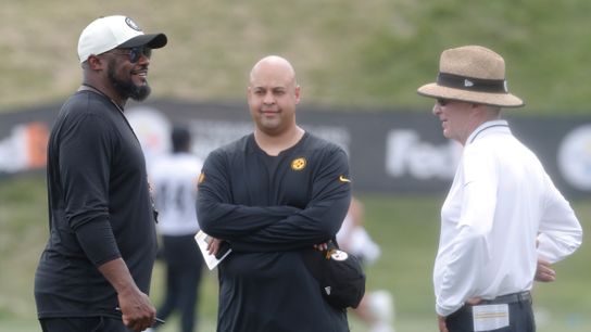 How Should Steelers Handle Their QB Dilemma? (NFL)