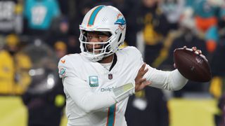 Should Dolphins Bench Tua Tagovailoa? (NFL). Photo by Charles LeClaire-Imagn Images